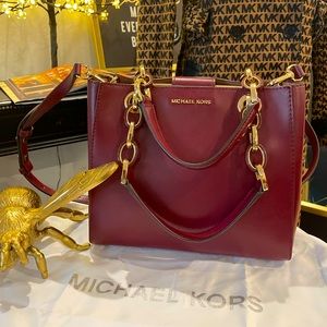 Gorgeous Classy Michael Kors Bag